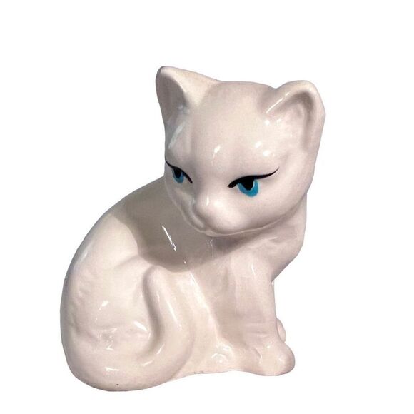 VTG Farrah International White Persian Cat Vintage Figurine Porcelain Blue Eyes - Picture 1 of 11